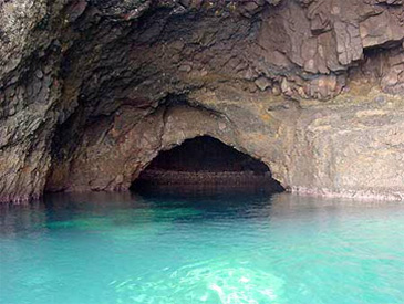 Filicudi - Minicrociere in Motonave - Escursioni alle Isole Eolie con Aliante Tour