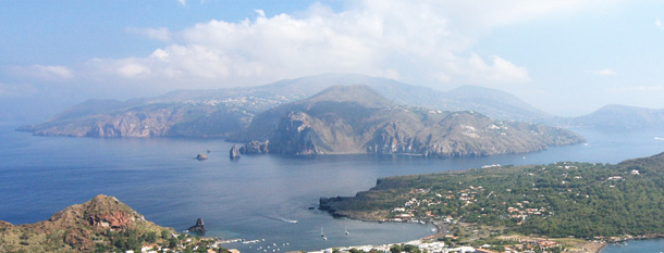 Alicudi & Filicudi - Minicrociere in Motonave - Escursioni alle Isole Eolie con Aliante Tour