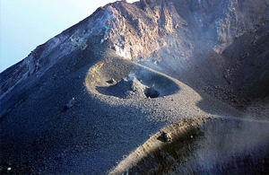 Stromboli - Minicrociere in Motonave - Escursioni alle Isole Eolie con Aliante Tour